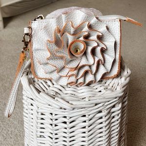 Jazza Wristlet with Large Flower